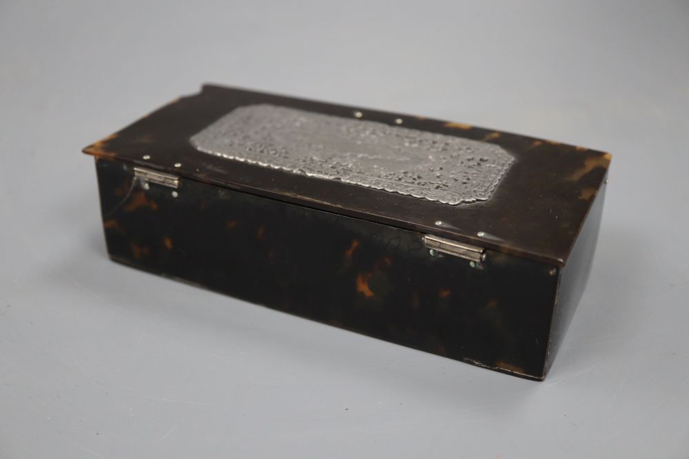 A tortoiseshell silver inlaid box, width 15cm